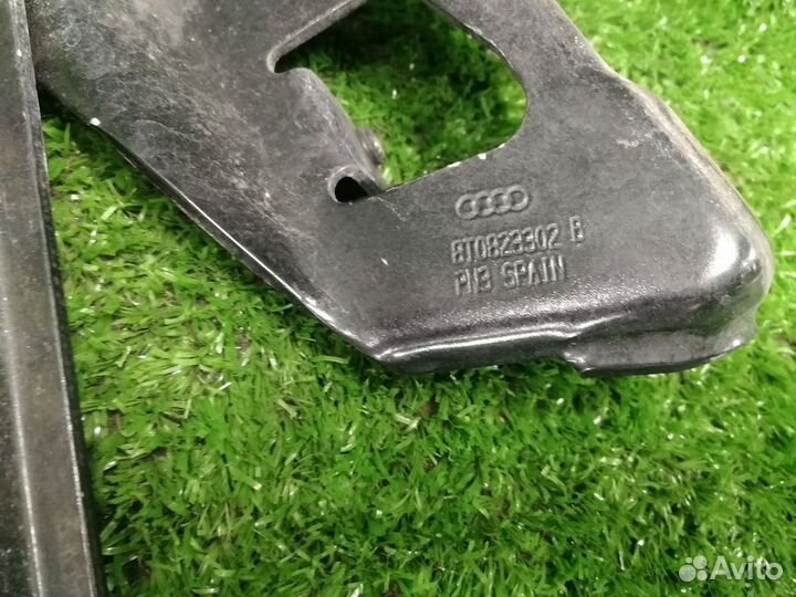 Петля капота правая Audi A5 8T
