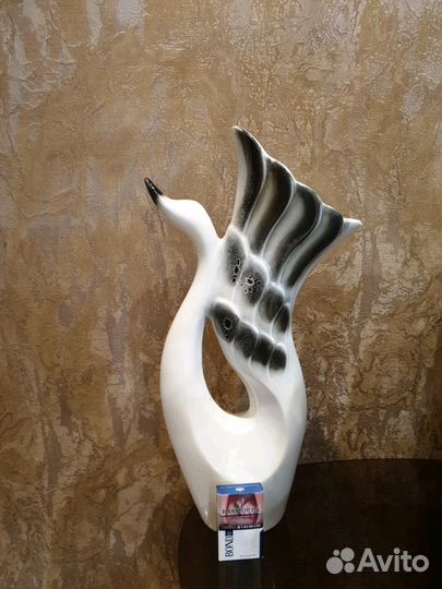 Ваза Лебедь