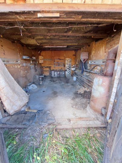 Гараж, > 30 м²