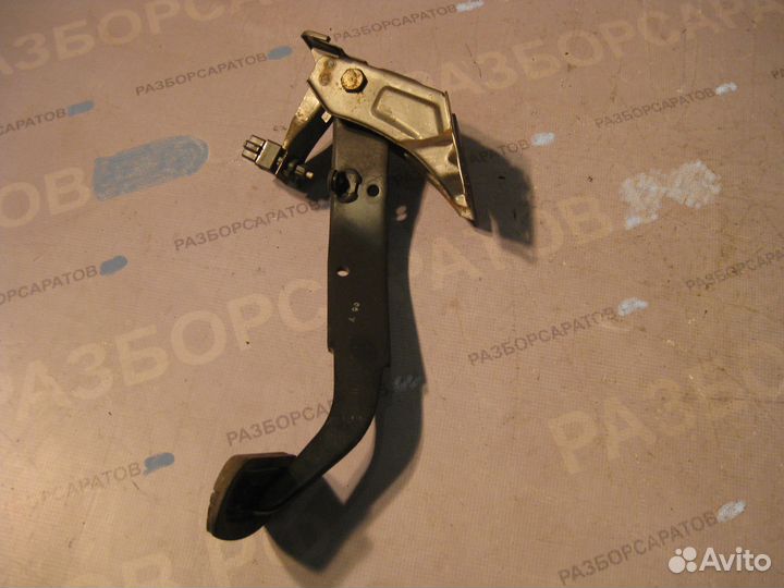 Педаль тормоза Мицубиши Паджеро 3 (АКПП)