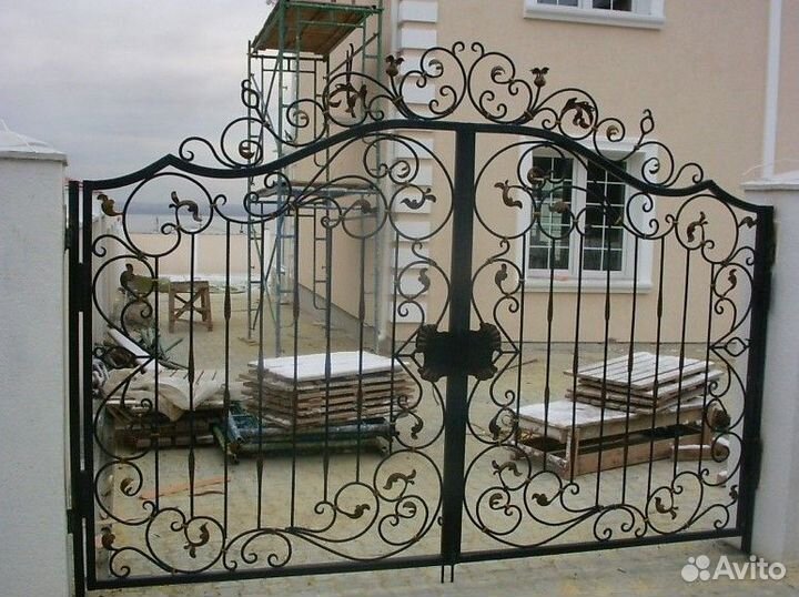Распашные, откатные кованые ворота