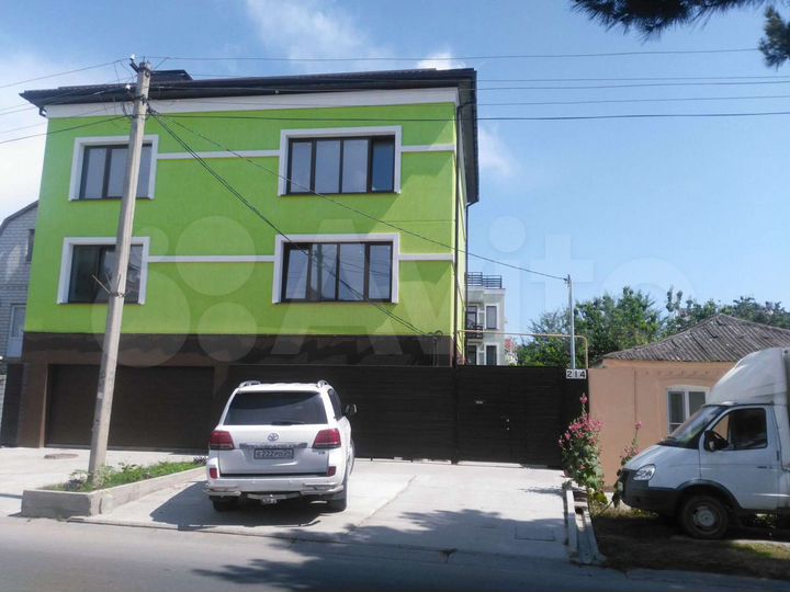 Дом 385 м² на участке 7 сот.