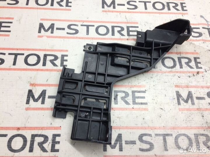 Кронштейн фары передний левый Audi Q5 8R cdnc 2009