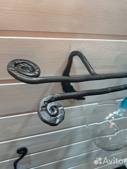 Кованый держатель для бокалов