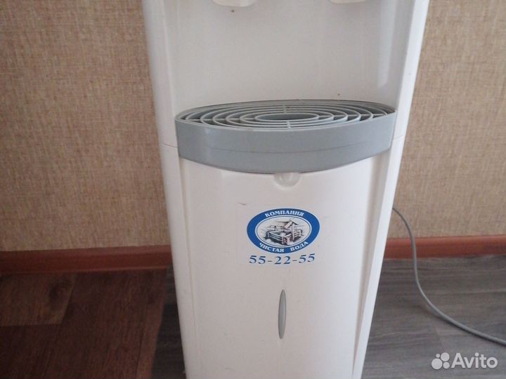 Куллер для воды напольный