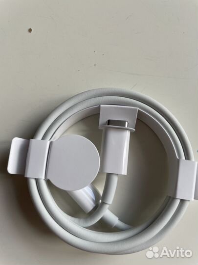 Оригинальная зарядка на iPhone новая