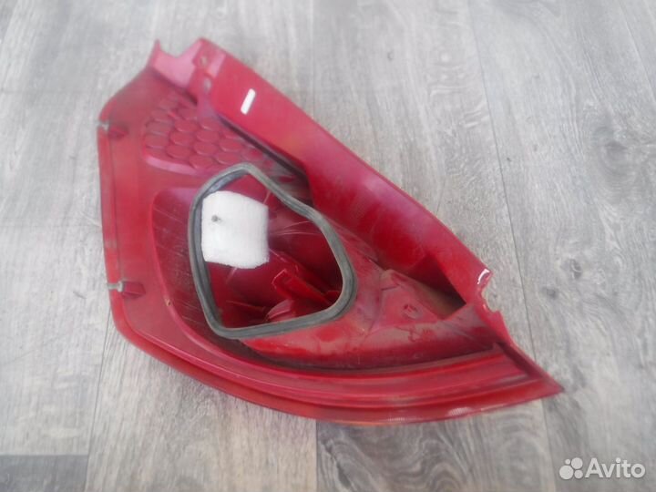 Фонарь правый №31 Ford Fiesta 6 2012