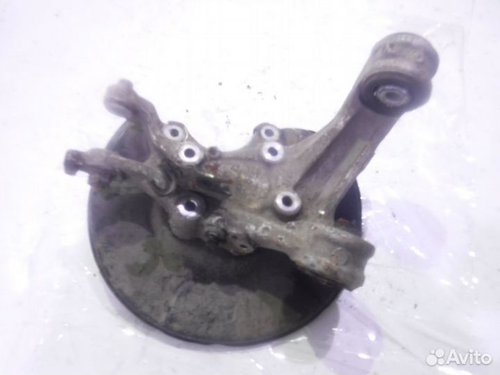 Кулак задний правый Хонда