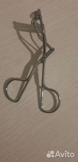 Щепцы для закручивания ресниц zinger