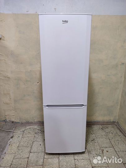 Холодильник Beko Full No Frost отличное состояние