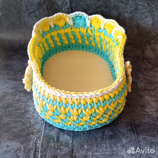 Вязаная люлька для куклы