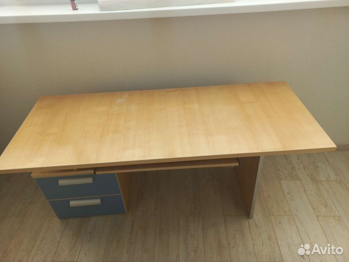 Детский письменный стол