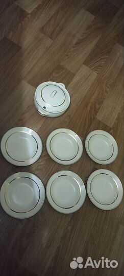 Комплект глубоких тарелок с золотой окоемкой