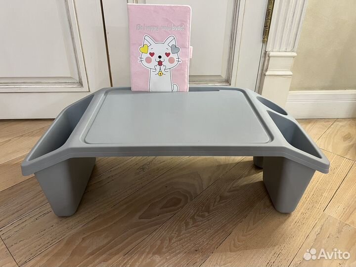 Столик приставной