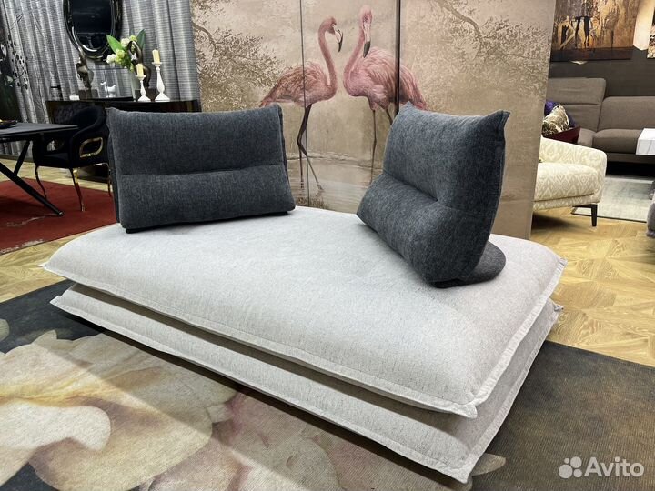 Диван Gemini chiaro. Aerre Italia. Кущетка с перес