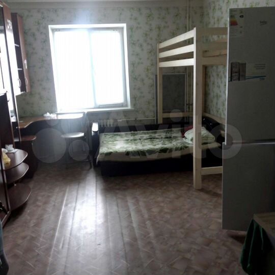 Комната 18 м² в 7-к., 1/2 эт.