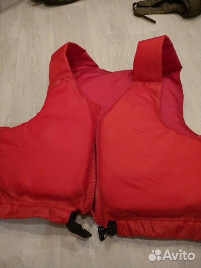 Желает плавательный