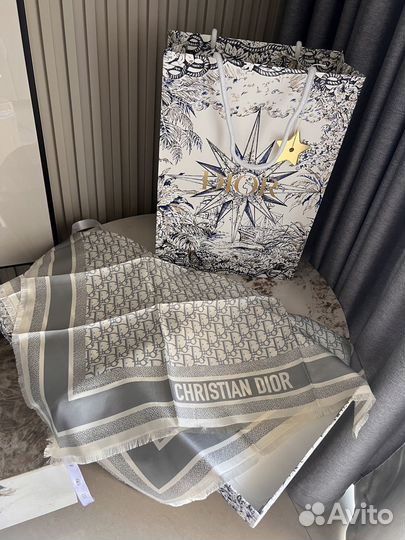 Шелковый платок Dior