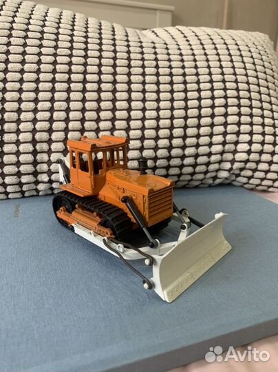 Трактор Т-2 1:43