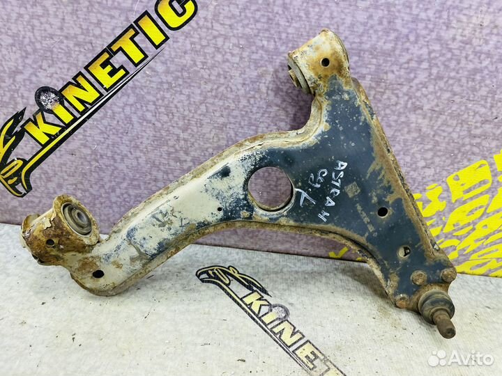 Рычаг передний нижний левый Опель Астра Н Astra h