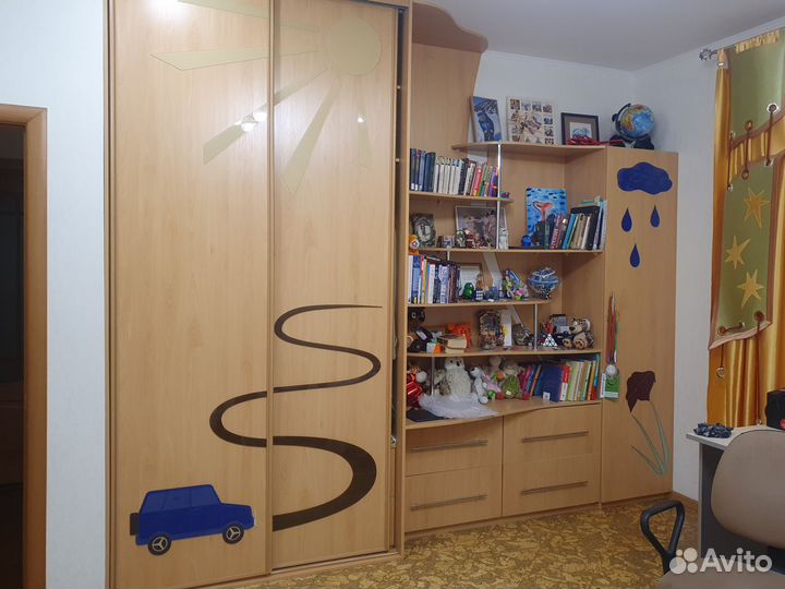 Шкаф