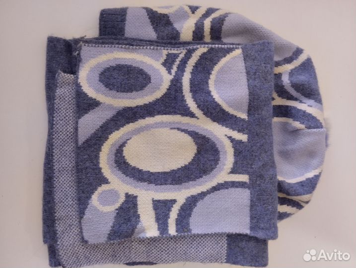 Зимняя шапка с шарфом