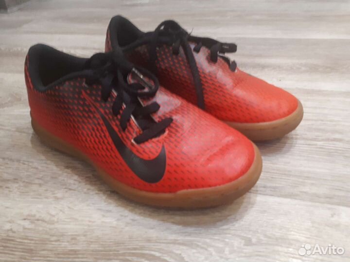 Футбольные бутсы