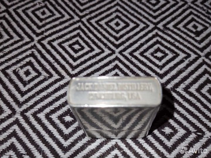 Зажигалка и Фляжка