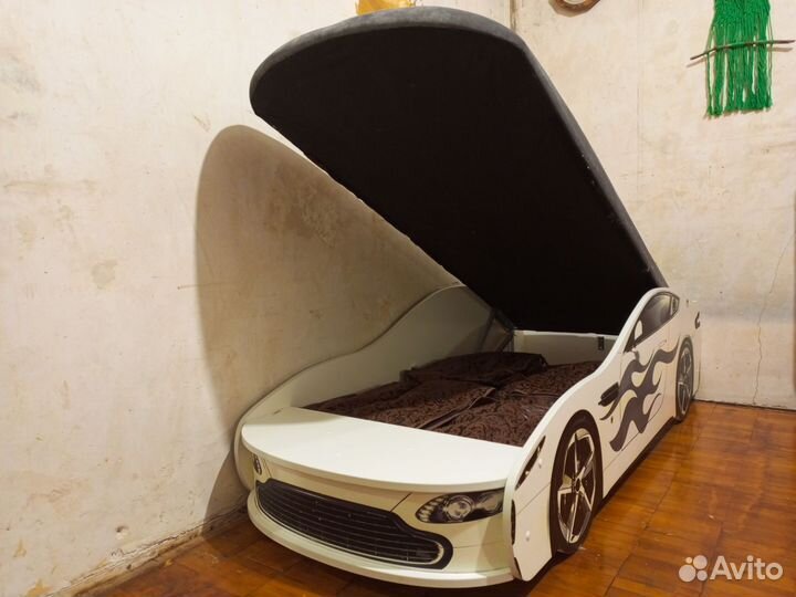 Кровать детская машинка