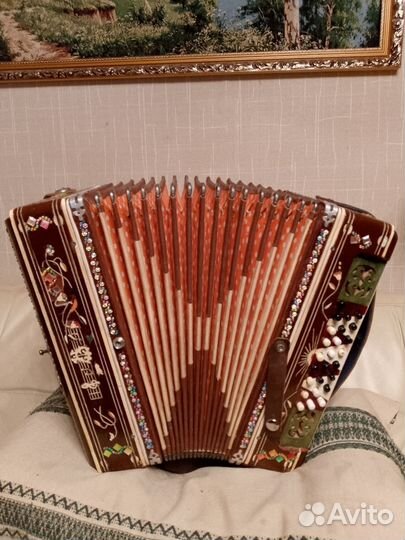 Гармонь цельнопланочная