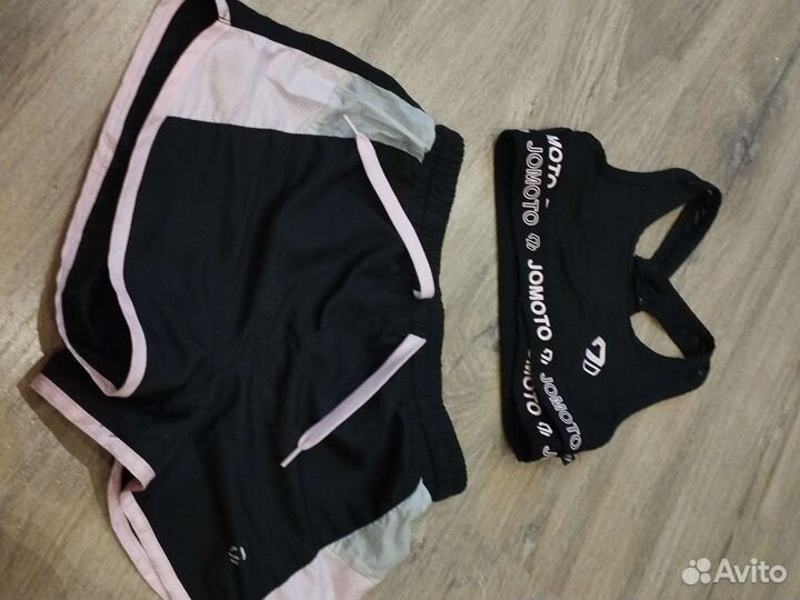 Костюм топик и шорты на рост 128