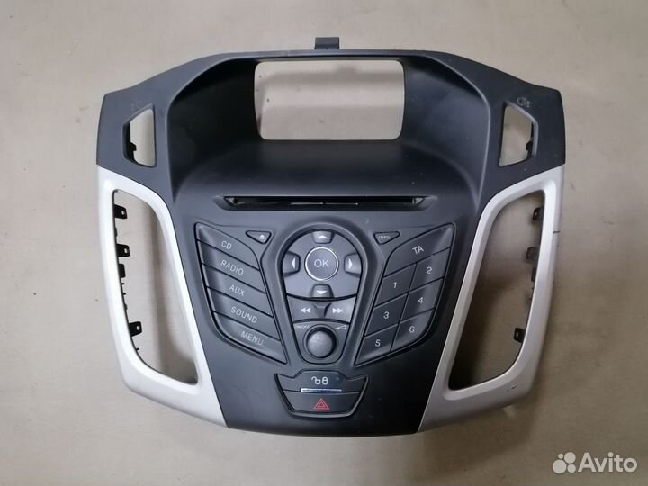 Панель управления магнитолой Ford Focus III 2012