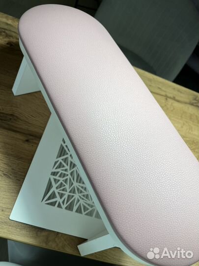 Подставка для маникюра под руки клиента