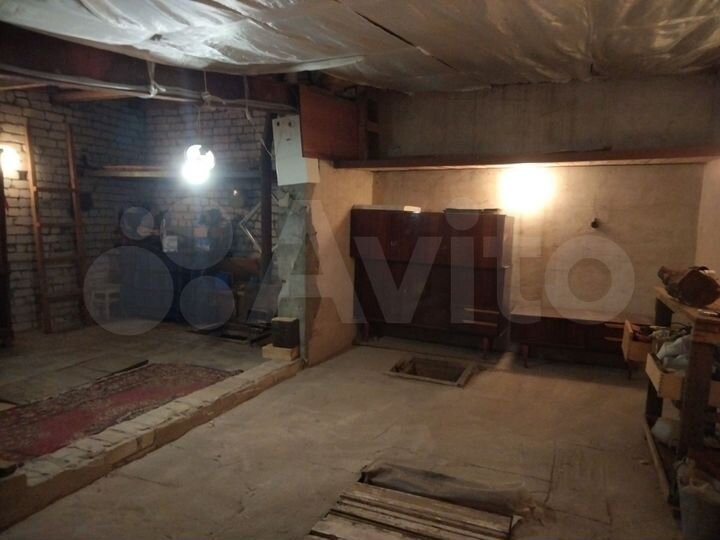 Гараж, > 30 м²