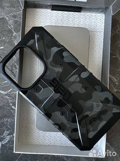 UAG Pathfinder iPhone 14 Pro