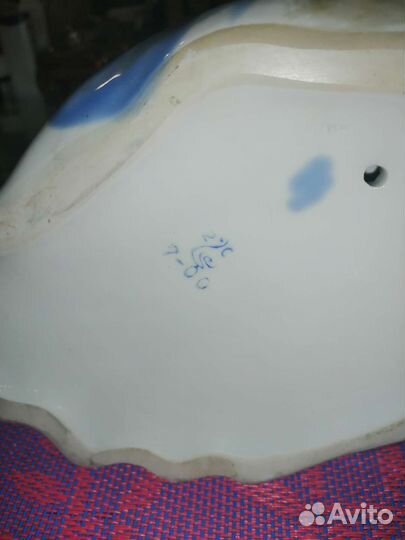 Фарфоровая статуэтка