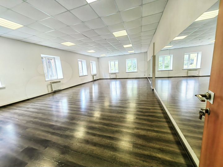 Помещение с санузлом под зал,офис, 89 м²