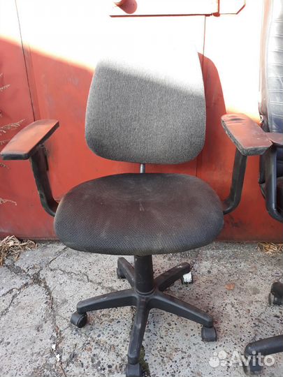 Стул офисный компьютерный