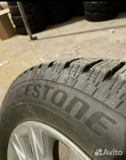 Bridgestone Blizzak Spike-02 215/60 R16 95T