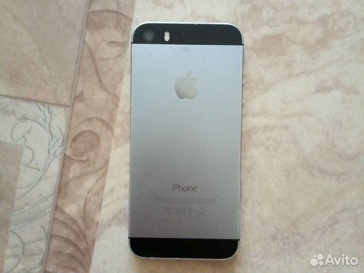 Телефон iPhone 5s