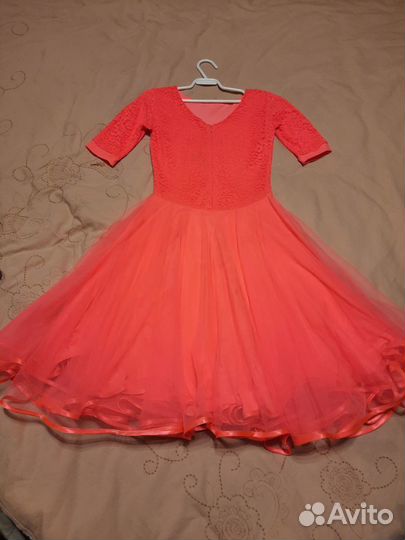 Рейтинговое платье в отличном состоянии, рост 140