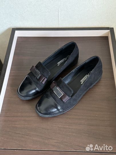 Лоферы женские