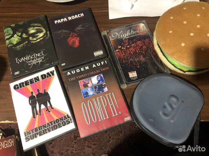 DVD диски с концертами и клипами