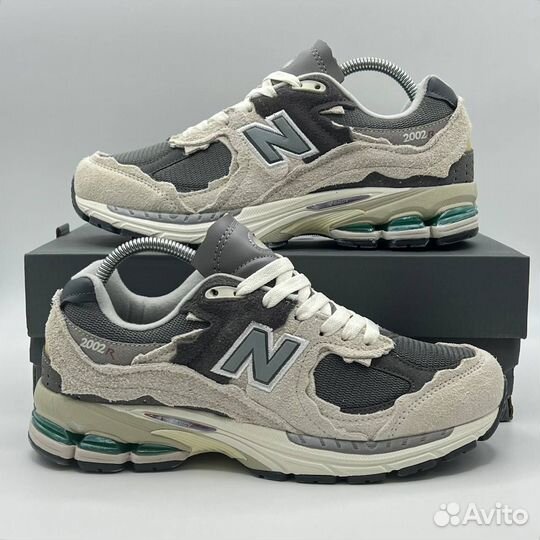 New Balance 2002R