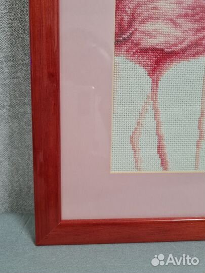 Картина, вышитая крестиком. Фламинго