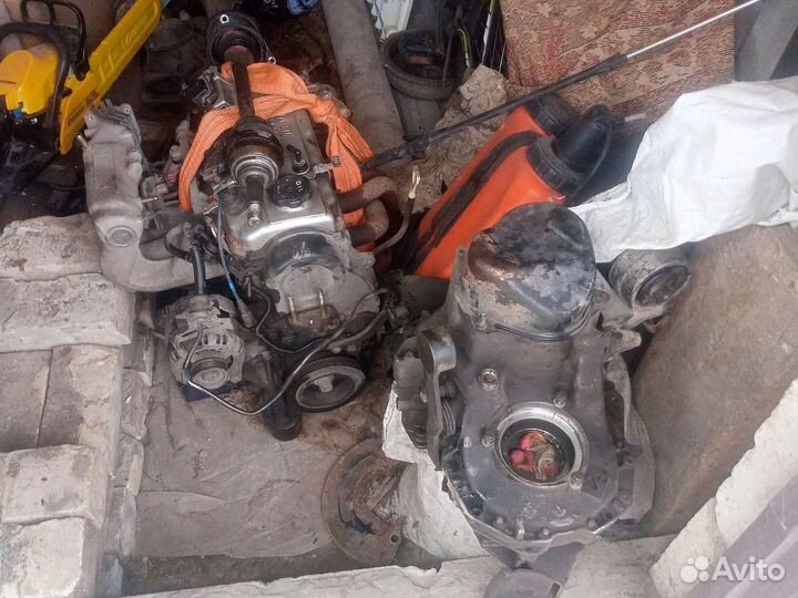 Mitsubishi Carisma, 1998