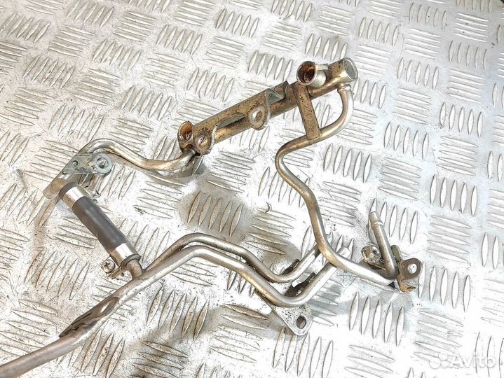 Рейка топливная рампа Subaru Forester S11