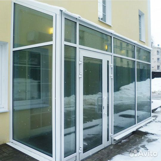 Дверь алюминиевая