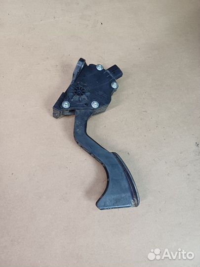 Педаль газа toyota rav 4,xa 40