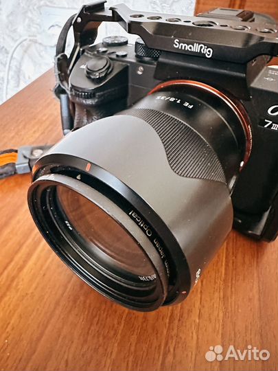 Объектив sony FE 1.8 35mm